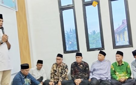 Bupati Sijunjung Benny Dwifa Yuswir Pimpin Acara Buka Bersama dan Santunan Anak Yatim di Gedung Dakwah Muhammadiyah