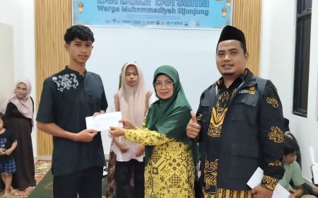 Sinergi Bupati Sijunjung dan Muhammadiyah dalam Bukber dan Pemberian Santunan Anak Yatim